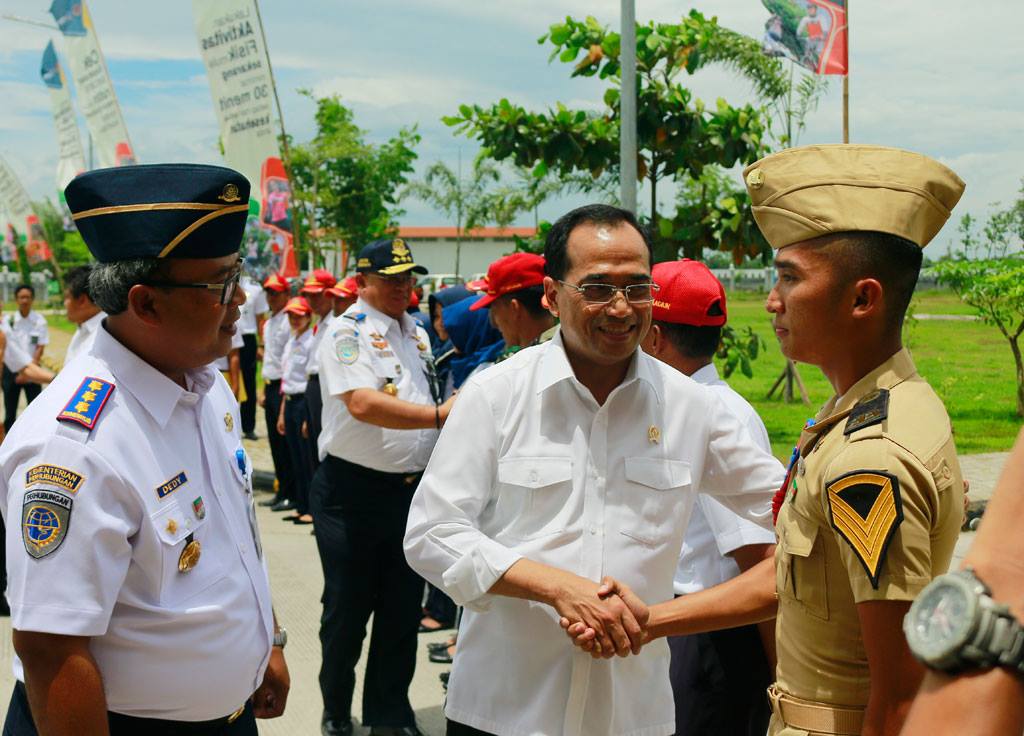 Uzivatel Kemenhub Ri Na Twitteru 4 Lulusan Api Madiun Tdk Hanya Mengabdi Di Pemerintahan Tp Juga Perusahaan2 Perkeretaapian Nasional Internasional Https T Co Xr7h1gbnct