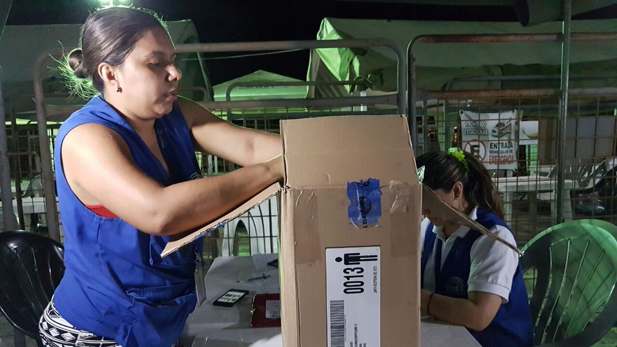 CNEManabi's tweet image. A esta hora &amp;gt;&amp;gt; Todos los funcionarios de @CNEManabi brindan apoyo en reconteo de votos 

#CNETrabajoYCompromiso