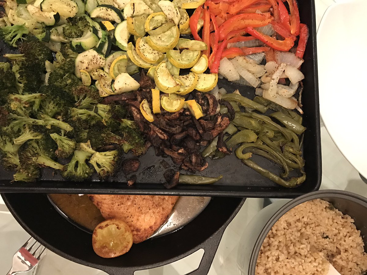 MelissaDumaz's tweet photo. Dinner: Build your Own Rice bowls! #ILuvToCook #CookingWithMel #GladTidingsByMel #RiceBowls https://t.co/aFVIOsxrkM