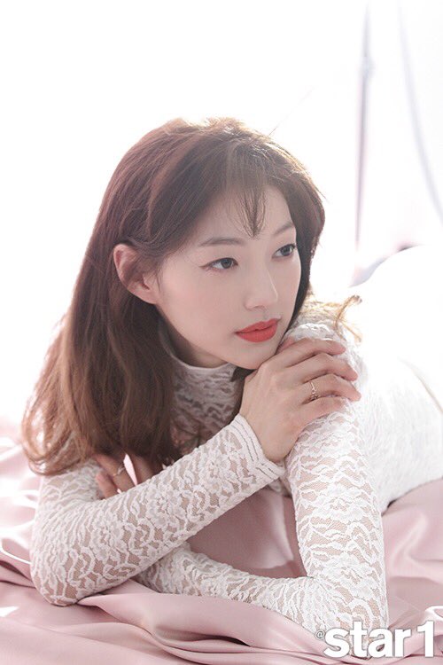 bellforyoo's tweet photo. 삼신언니 화보 진짜 너무 레드 그 자체이내. . . . ...언니 사랑해요😭❤️ https://t.co/SfZllOw2LC