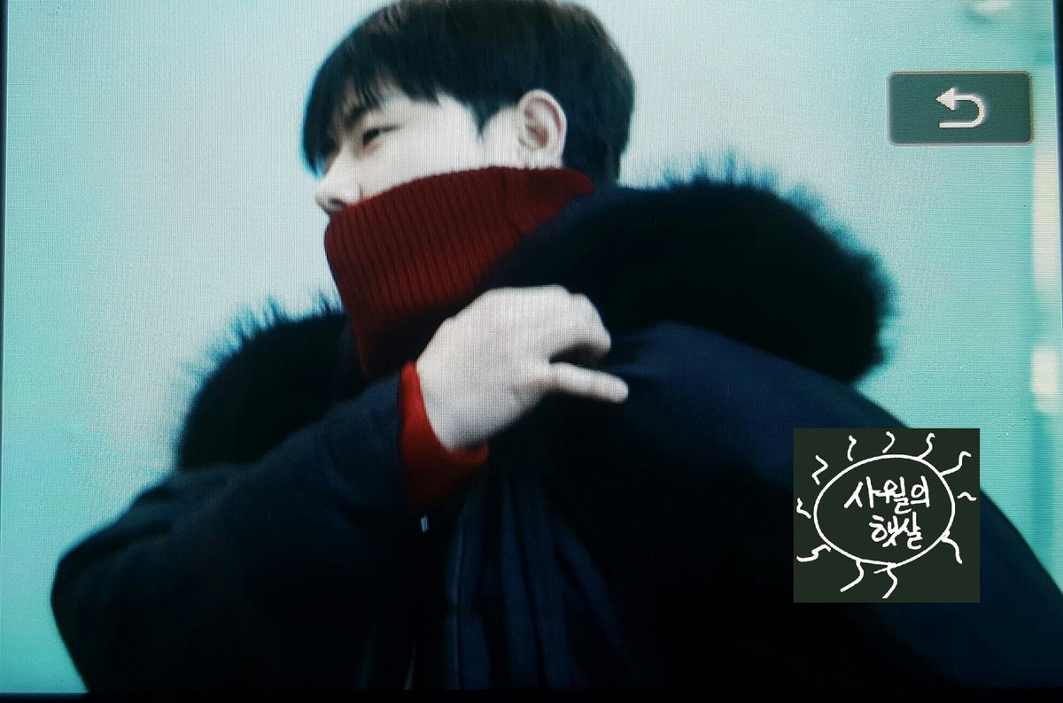 UK_AprilSun's tweet photo. 170223 출국 #블락비 #유권 장거리비행 피곤할텐데 꿀잠하면서가...😢 잘다녀와😭😭😭😭😭😭 https://t.co/jDzK7AvFrs