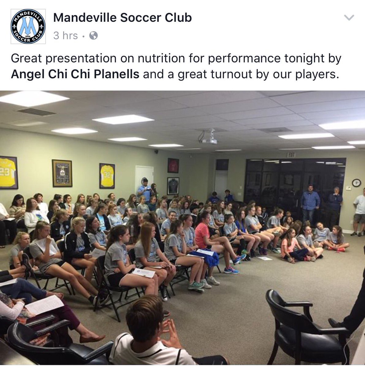 acpnutrition's tweet photo. A big thank you to @mandevillesc for having me discuss sports nutrition with their youth soccer players #fuel4performance #rdchat https://t.co/ARLamq262r