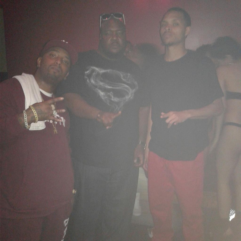 CFG_SPIFFY's tweet photo. @lilwill @DJMichaelWatts  Kickin Dal2H-Town #CloneFreeGang #5000Watts https://t.co/prHMPd0QkN