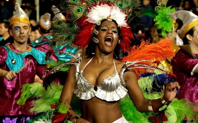 Carnevale Portogallo: atmosfera magica Madeira e Sesimbra Carnevale Portogallo: atmosfera magica Madeira e Sesimbra