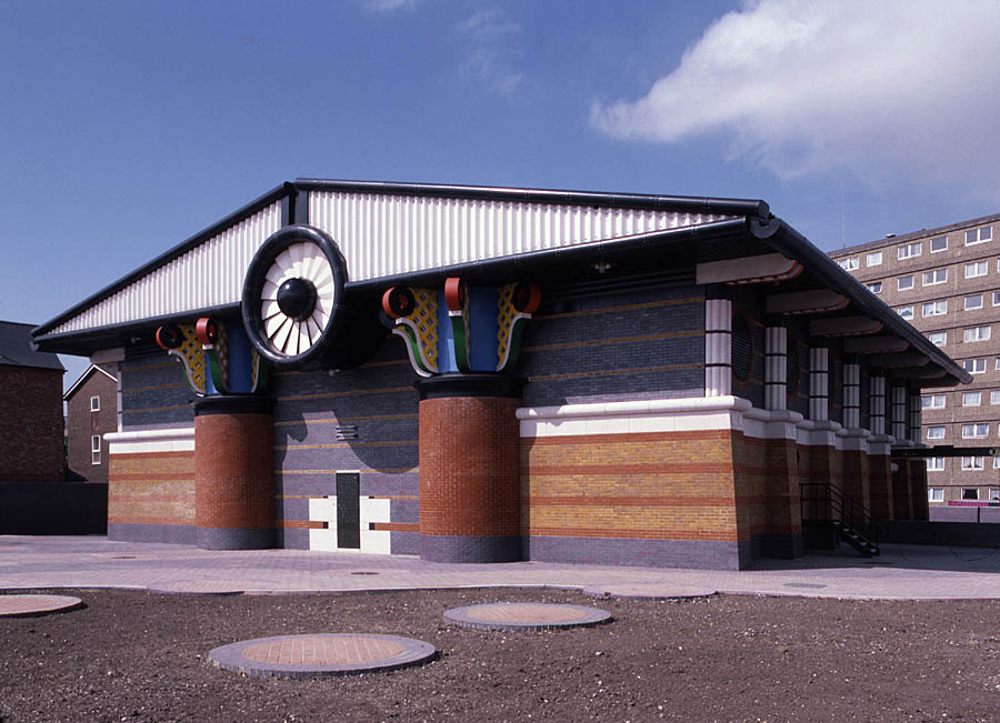 CrucialandFresh's tweet photo. John Outram's pumping station https://t.co/M46QRC4BwX