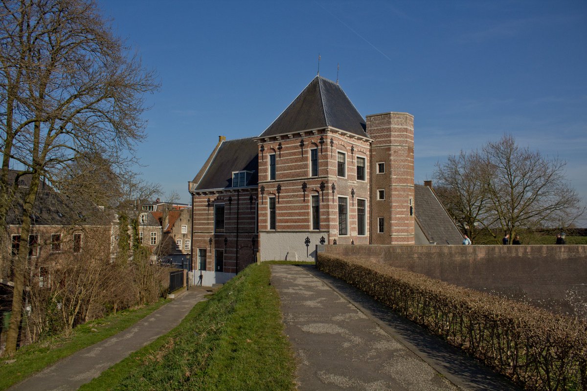 Vrijdag 7 april organiseren we met <a href="/Hdkeyser/">Hendrick de Keyser Monumenten</a> &amp; <a href="/denhoedaannemer/">den Hoed Aannemers</a> een Restauratiebezoek naar het Tolhuis in Gorinchem nvmz.nl/post/157569399…
