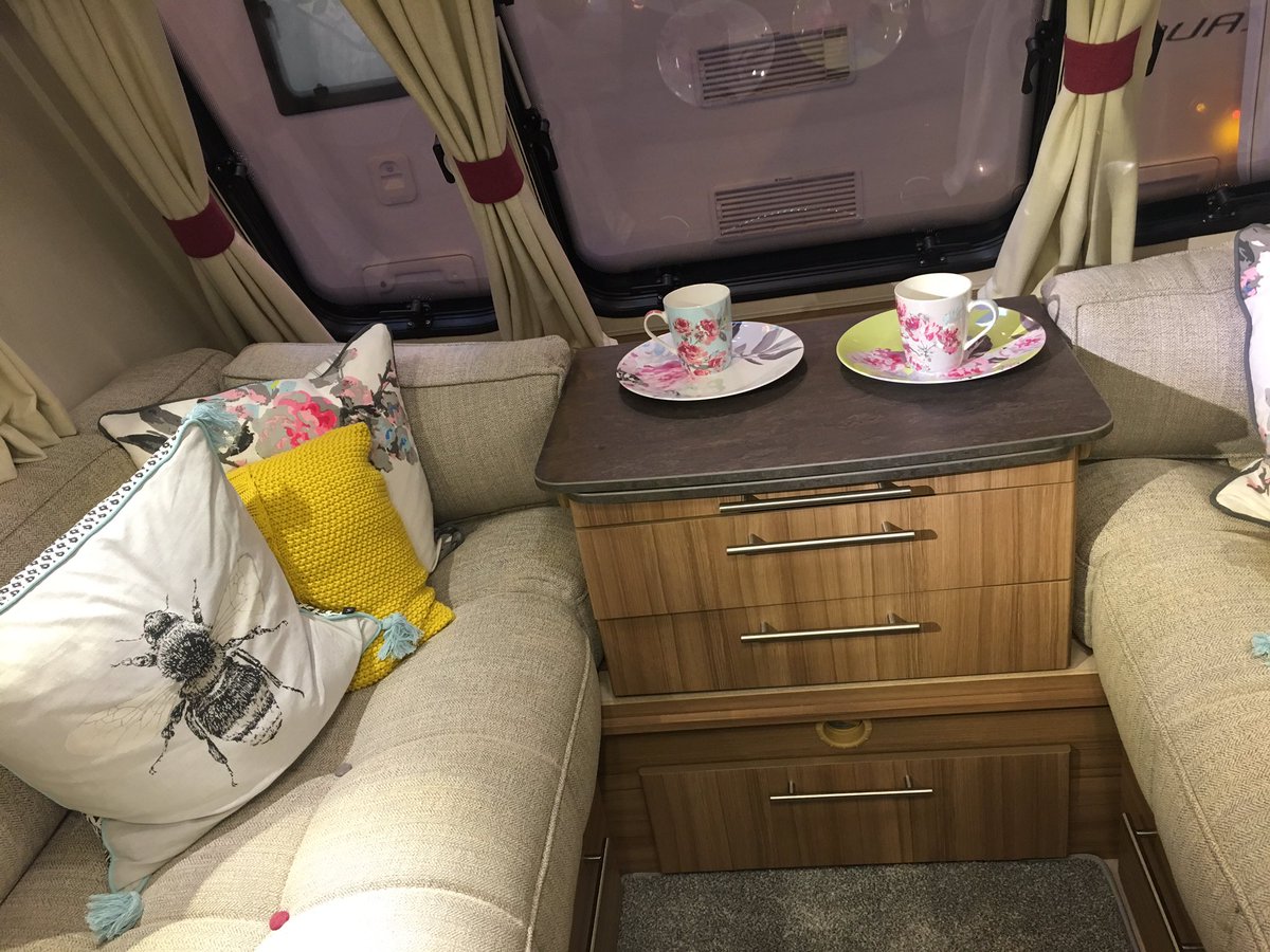 riversidecp's tweet photo. @LunarCaravans @Joulesclothing it's so pretty 😍 https://t.co/z0fBgU2AT3