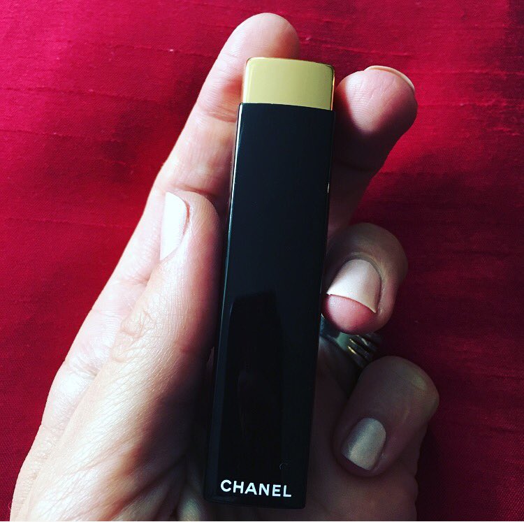Took out an old friend today. I've missed these red <a href="/CHANEL/">CHANEL</a> lips #gorgeous #nicetohaveyouback