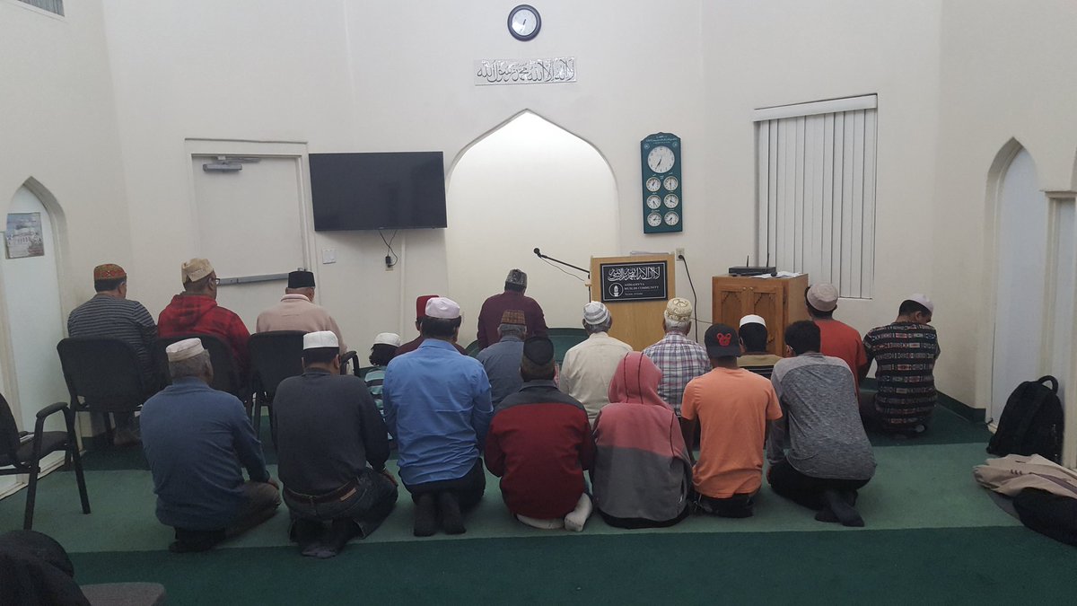 AMCTucson's tweet photo. @spiritualfit #NationalPrayerWeek. Members of the Ahmadiyya Muslim Community #Tucson chapter are gathered for Maghrib and Isha prayers. https://t.co/H9HNc2GsCs