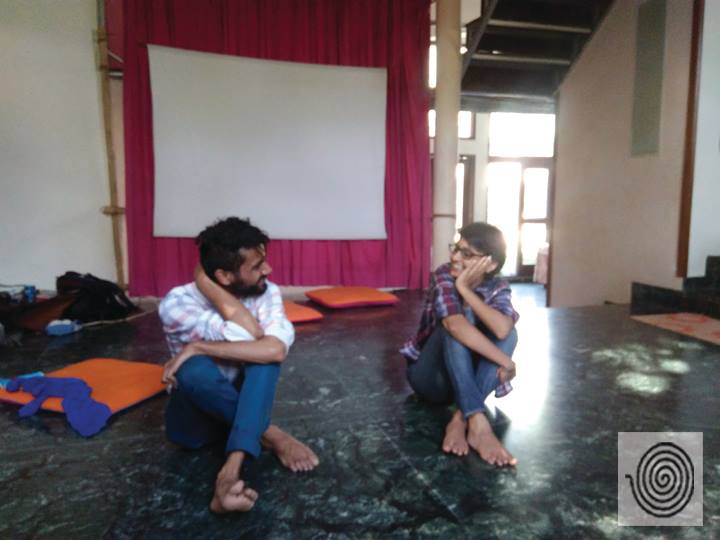 NirantarTrust's tweet image. चित्र : पहला पहला प्यार है, तीसरी चौथी बार है - फोरम थिएटर वर्कशॉप, 20 से 24 फरवरी
#imagemaking #theatreworkshop #forumtheatre