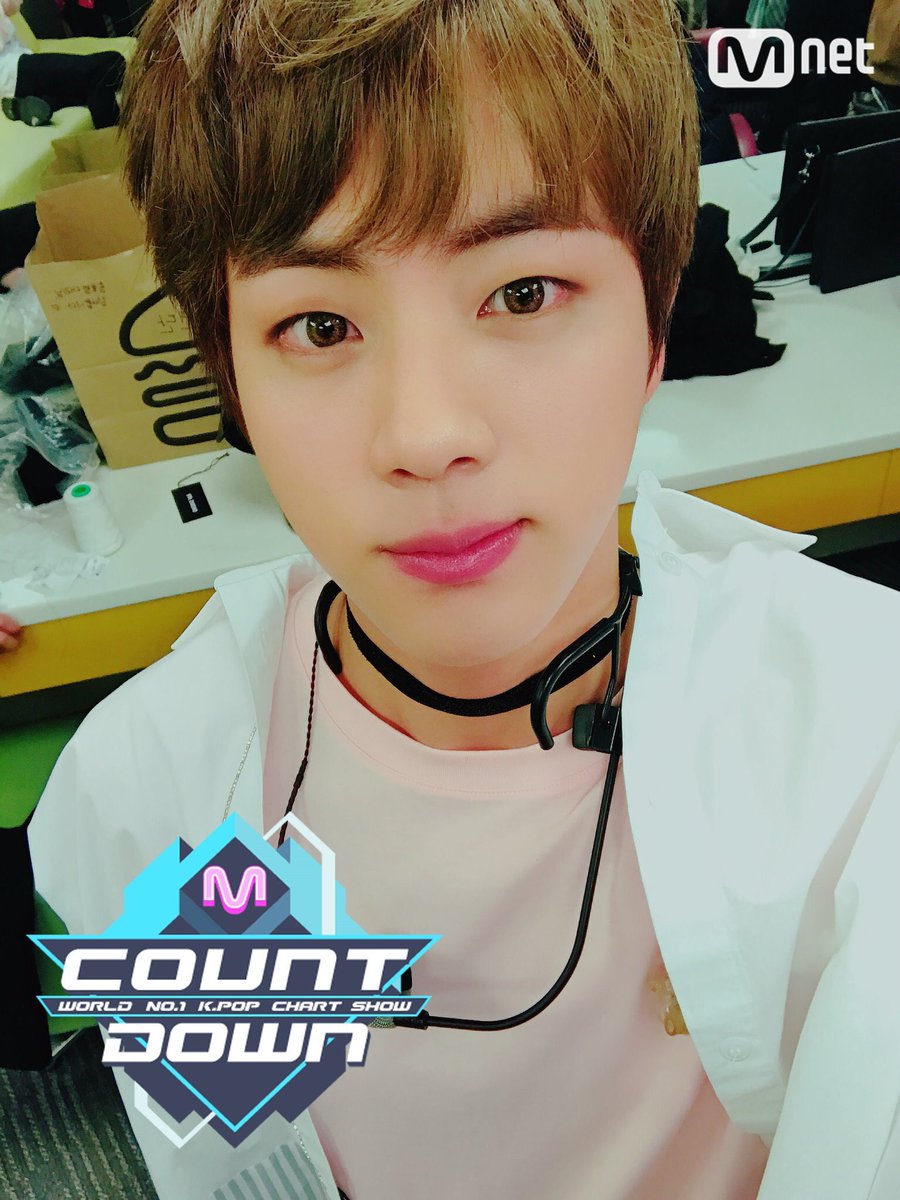lovlysprings's tweet photo. [170223] #BTS selca on Mcountdown backstage for Comeback #JIN https://t.co/jkTnVPrLus