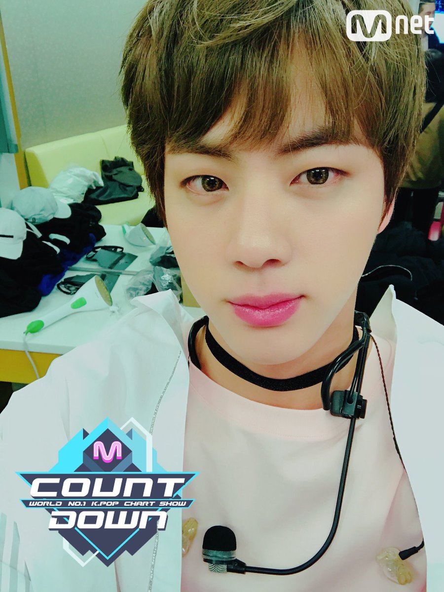 lovlysprings's tweet photo. [170223] #BTS selca on Mcountdown backstage for Comeback #JIN https://t.co/jkTnVPrLus