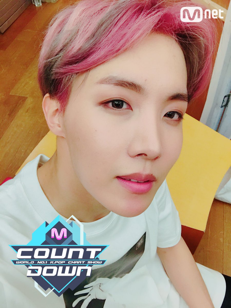 lovlysprings's tweet photo. [170223] #BTS selca on Mcountdown backstage for Comeback #JHOPE https://t.co/xbJJJZTnPO