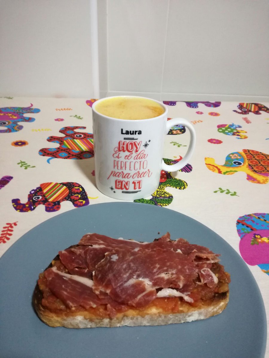 LauraHuertas_'s tweet photo. Empezando el día con un buen desayuno en la taza Ui1 de la  @ui1Universidad #TazaMotivadora  #HoyEsElDíaPerfectoParaCreerEnTi #Desaui1 https://t.co/DdcGuNBYvu