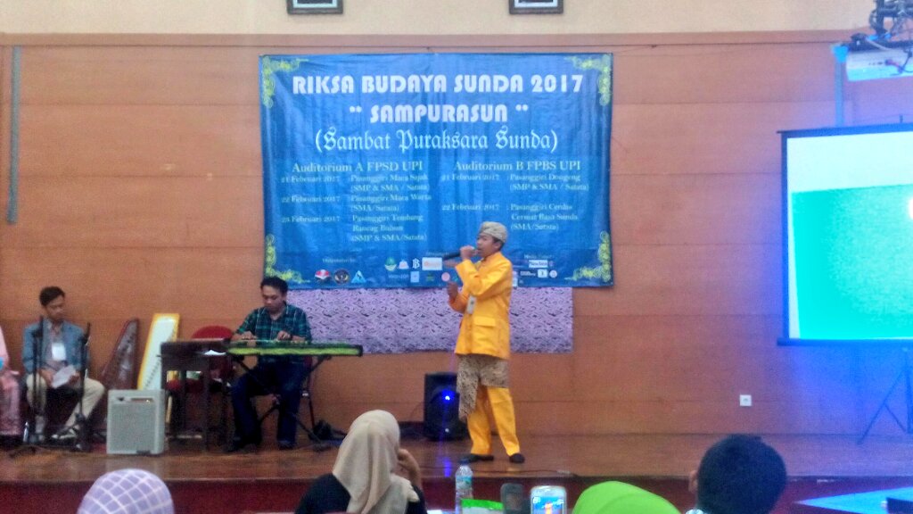 Patandang Pasanggiri Tembang Rancag Buhun SMA kategori pameget nu ka -1 no. tandang 09.