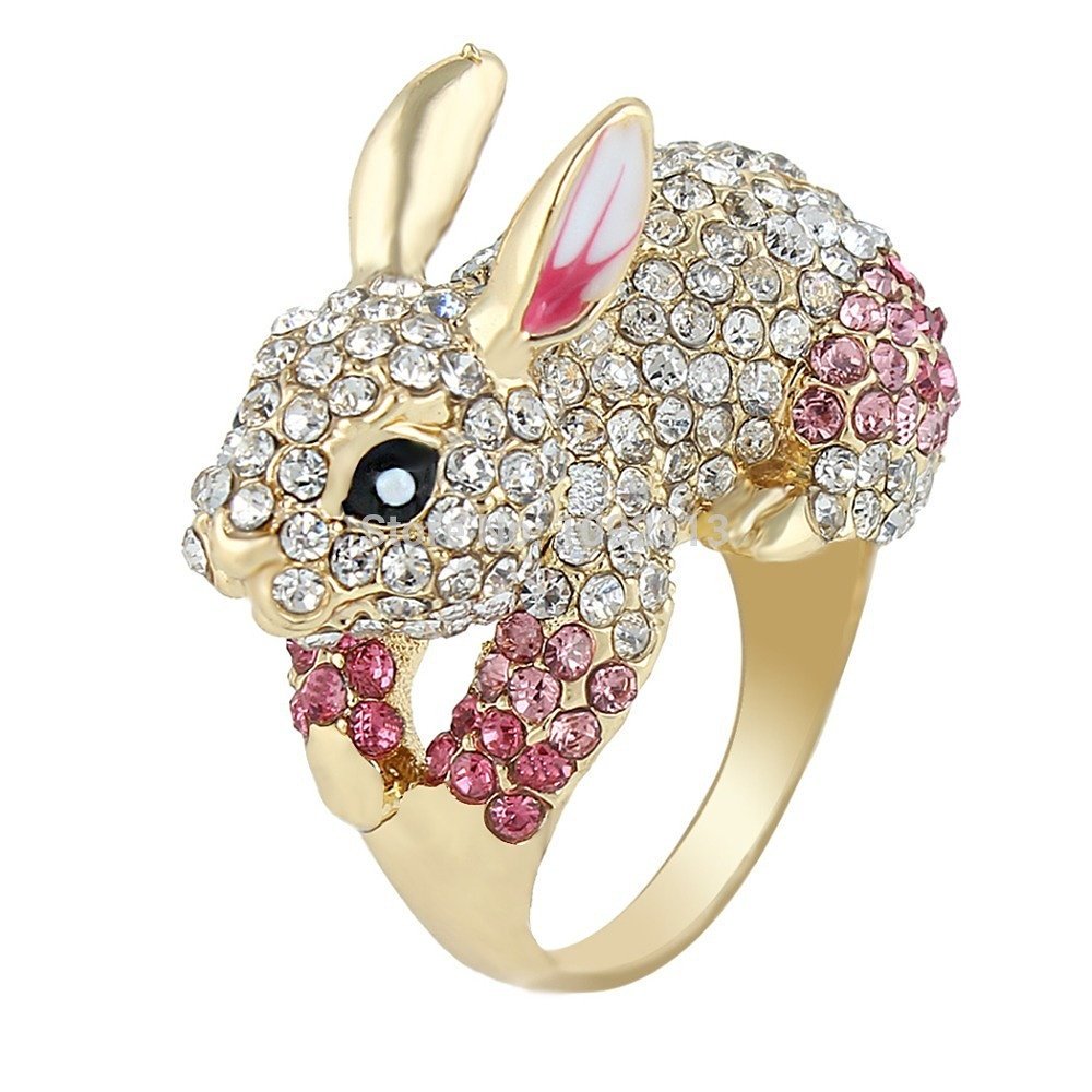 jewelsbypreeti's tweet photo. #rabbits have been a symbol of #fertility & #prosperity for ages #rabbitring 18kt #gold with #white & #pink #diamonds #jewelsbypreeti https://t.co/gvfNAjTCGC