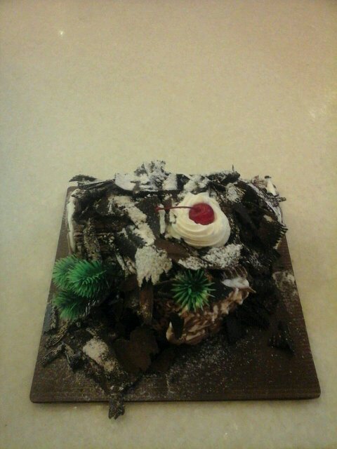 bakery_apple's tweet photo. BlackForest, Wood Cake - IDR. 75.000, WA : 082213160025 https://t.co/Cv1BOwp1RR