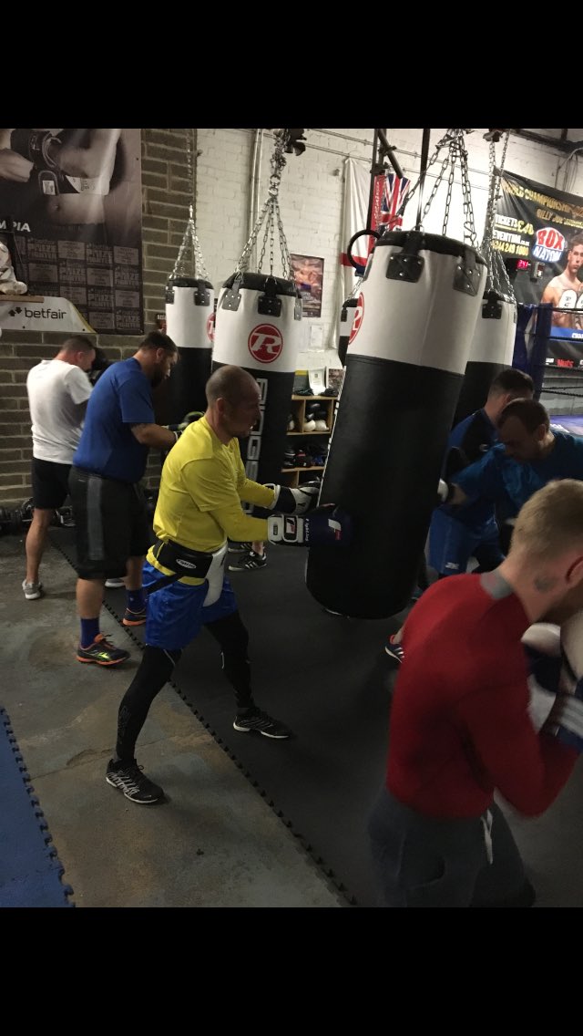 DaveWaterman2's tweet photo. Tickets are now available for our Oaks charity boxing show, 25th March at the Mountbatten centre, Portsmouth. Oakleywatermancaravanfoundatio https://t.co/zA0QxYIoLY