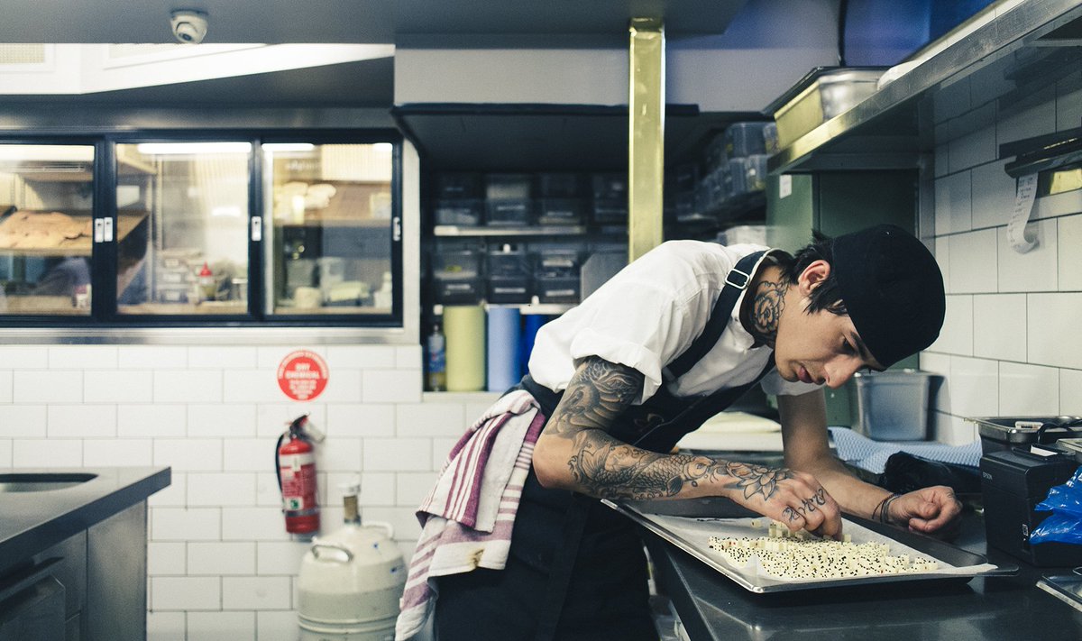 Chef Serradan marking the dice for our Tavli Glykismata backgammon petit fours. 🎲🎲  #chef #chefslife #thepressclubkitchen
