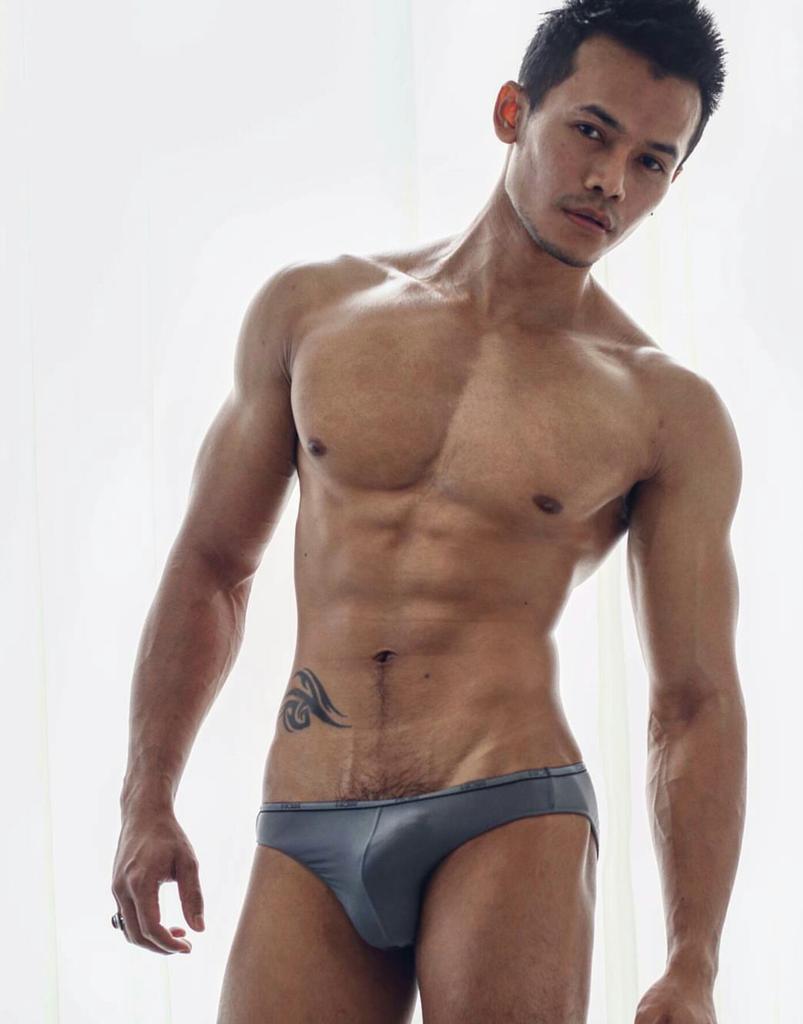 dirgatamaputra's tweet photo. His body is wonderland #thaihunk #favehunk #loveable #bulge https://t.co/ZbBTQWAxSq