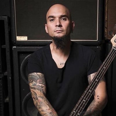 PirataYSuBanda's tweet photo. #RockFMérides: @CarlosSober, una de las voces más carismáticas del rock nacional, cumple hoy 42 años ¡FELICIDADES! https://t.co/c9yk4kMT4j https://t.co/vIreO7xj6C