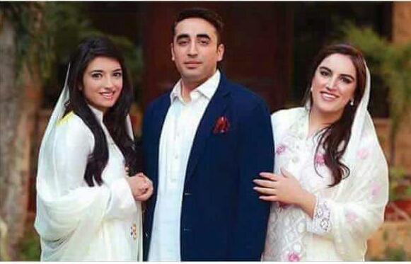 Hassangulamnabi's tweet photo. 3 sisters MashaAllah😁😁😂❤👊 https://t.co/3sTyge1Hiw