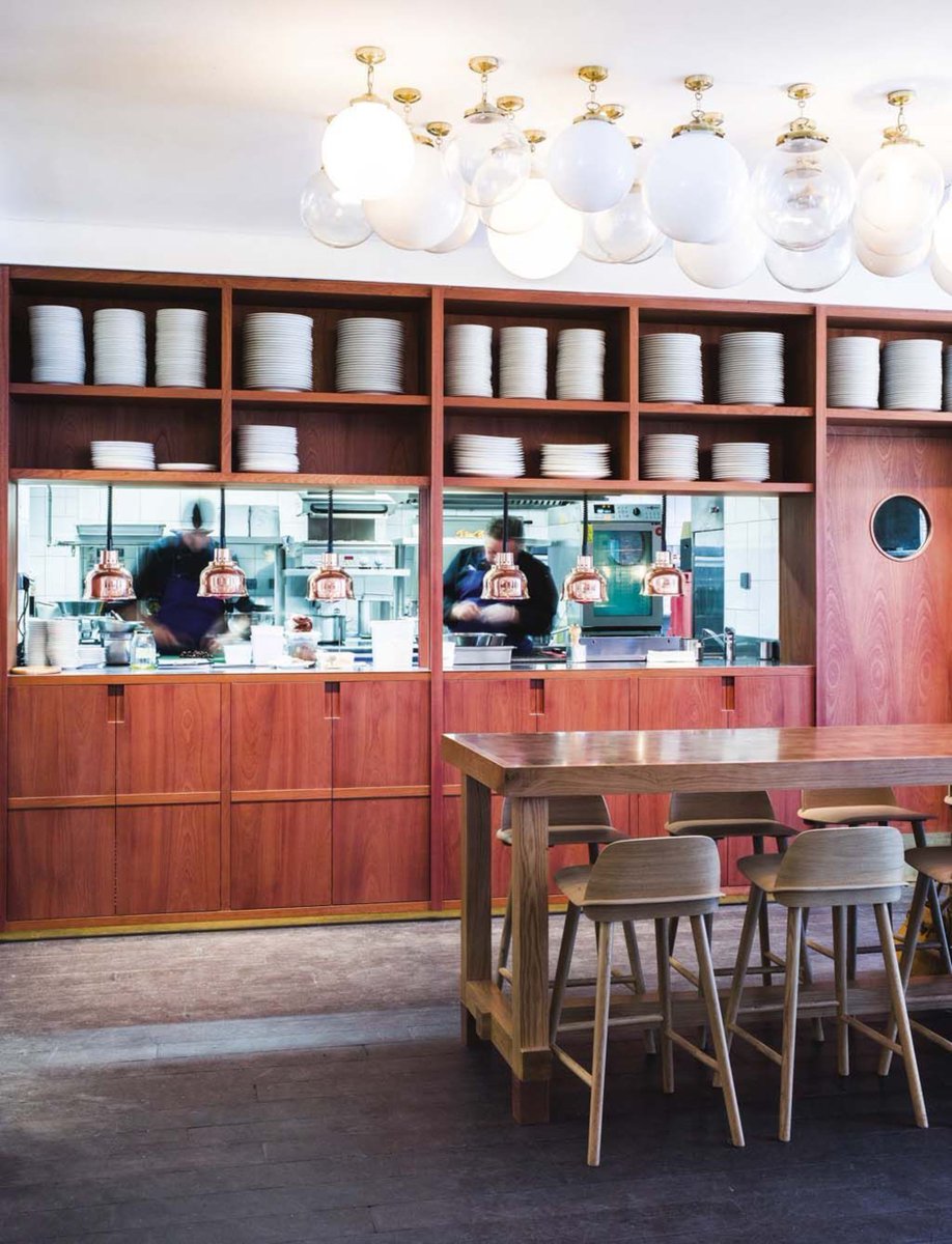gustopolitan's tweet photo. #Lazare, destination bistrot contemporain avec @EricFrechon >> https://t.co/GgWV2srMRG via @CoteMaison_fr #design #restaurant https://t.co/rrKYhEB3DT