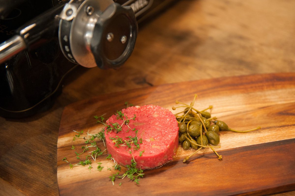 NeroGrill's tweet photo. Echter Vorspeisen - Fan?
Unser Steak Tartare Piemonteser Art enthält feines und mageres Fleisch vom Piemonteser Jungbullen 
#antipastilover https://t.co/5llskjQxmv