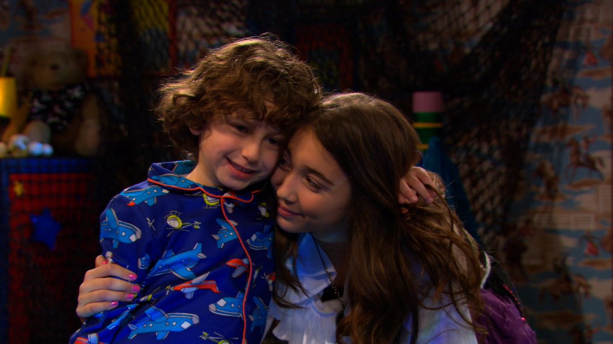 sabbysingular's tweet photo. Best Girl Meets World moments: This adorable Riley and Auggie scene. #KCAFavKidsShow #GirlMeetsWorld https://t.co/Z4mWatXVGO