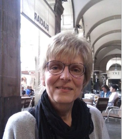 fatiha_chahi's tweet photo. Un café avec… Corinne https://t.co/dpCxvE91UM https://t.co/LOECLcksS3