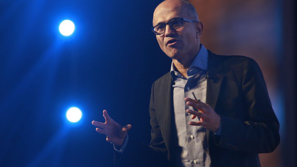 Naman__M's tweet photo. @satyanadella announces the first coming together of @Microsoft and @LinkedIn project https://t.co/g3BnV0NSHM

#ProjectSangam #FutureDecoded https://t.co/Pa4xEqaX4c