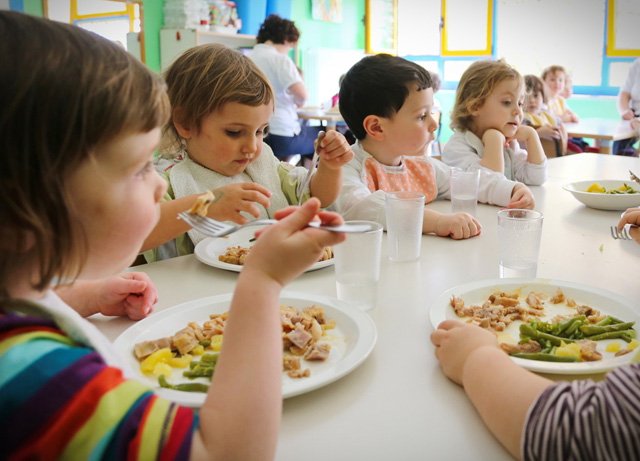 SanteMut's tweet photo. #BlogExpert Votre enfant a une #AllergieAlimentaire ? La solution : le #PAI,
projet d’accueil individualisé ! https://t.co/YjzBD2rL2h https://t.co/ZK0UQr4qVk