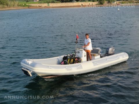 AnnunciSub's tweet photo. Vendo gommone Lomac 6 mt con 40/60 yamaha tubolari nuovi! https://t.co/GE9vECJL5V
#subacquea #immersioni #scubadiving https://t.co/yDd2ZodSFf