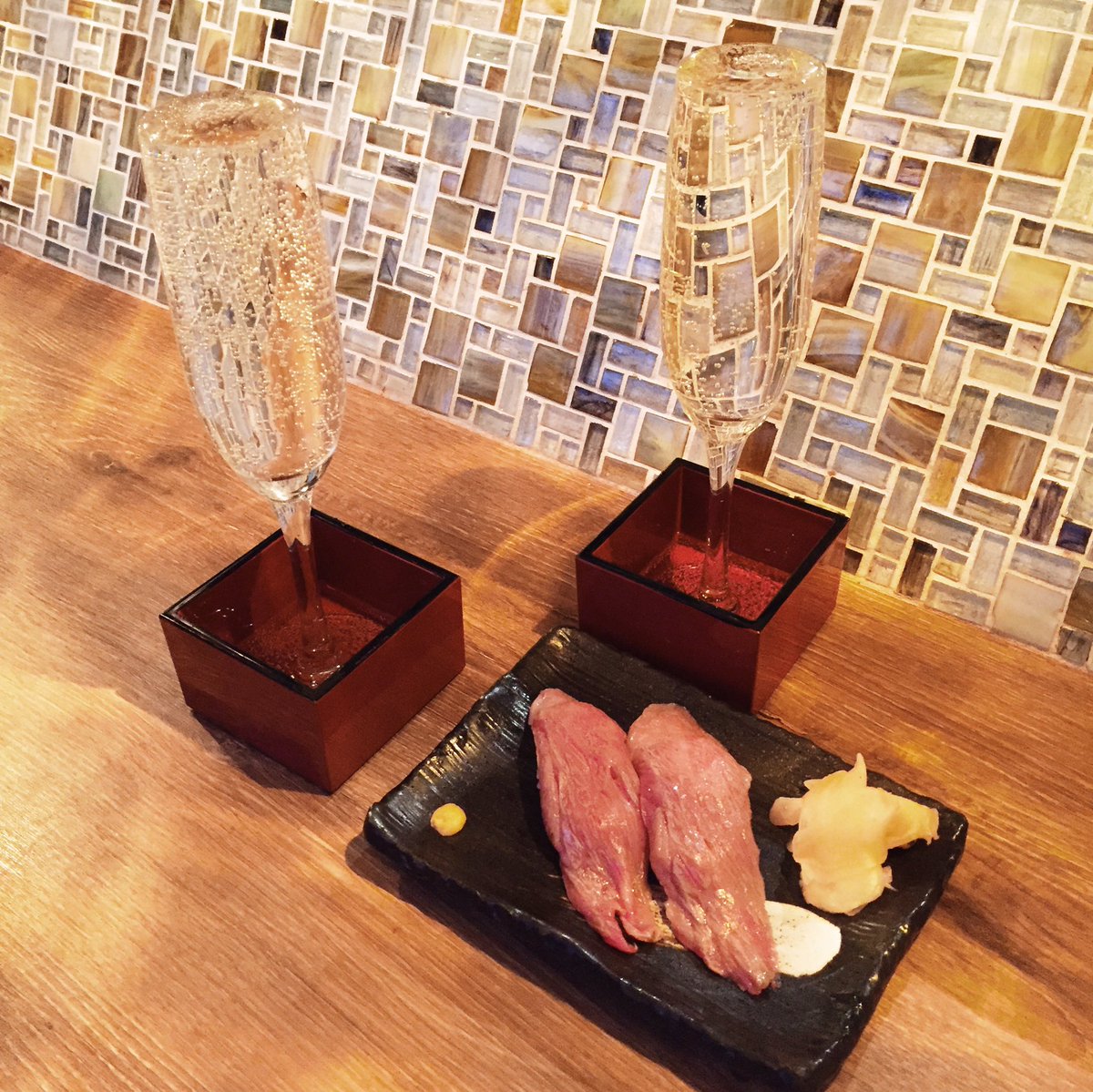 Michaelicious09's tweet photo. 京都でモダンな肉バル見つけた^_^
#gyugyu https://t.co/csdeqYKN52