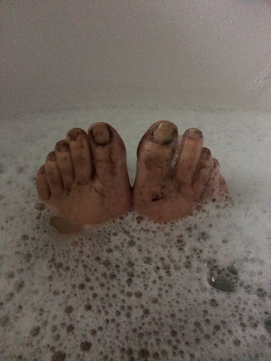 shooter2006's tweet photo. Canal running means filthy feet π²#marathondeparis #marathonvirgin #abigailsarmy #smatrust #fundraising4sma https://t.co/lwCksp777k