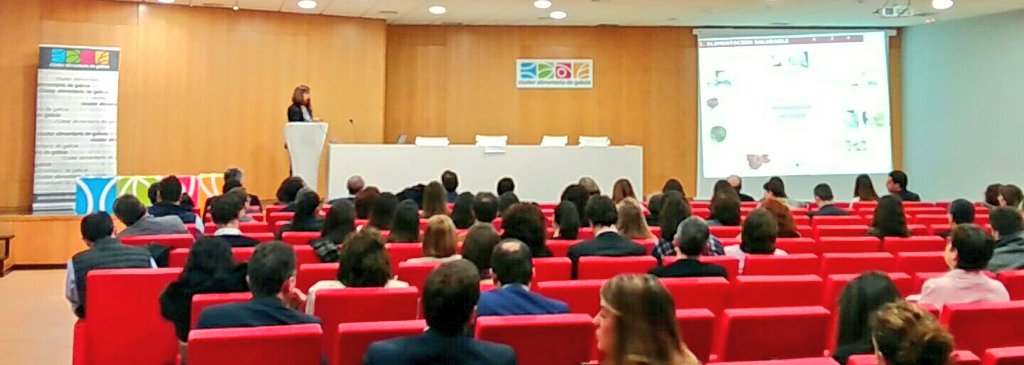 CERSIAEmpresa's tweet photo. #HoxenoCERSIA @clusaga no "II encontro alimentación e saúde", @Xunta formando en inspección ambiental e @colaborastgo segue con #AViaxe https://t.co/L0JhV4Mp6c