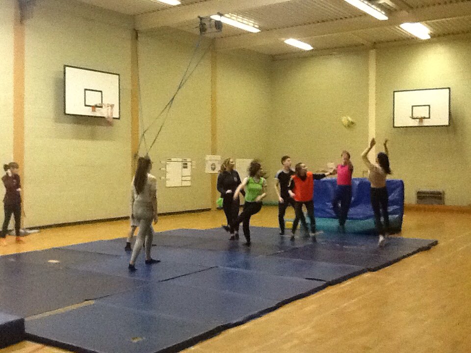 castlebraepe's tweet photo. Senior core being creative in PE #kellyball https://t.co/wEAVlQ39fN