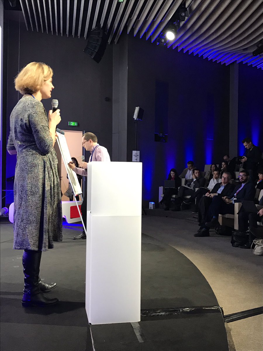 "9% des salariés sont vraiment engagés". <a href="/Beatricerousset/">Béatrice Rousset</a> et <a href="/phsilberzahn/">Philippe Silberzahn</a> sur l'IA au #LabPostal2017