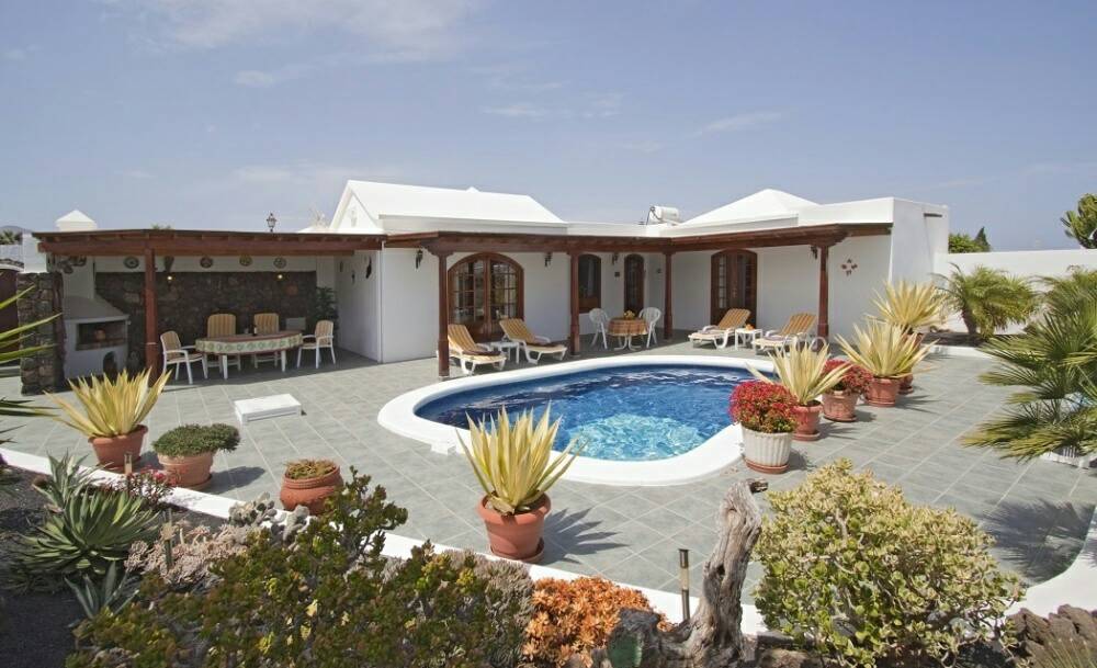 Detached 3 bed #LosMojones 
Private #pool 
#Lanzarote #Property #Forsale #sunshine #holidays #beaches #sunny #relax

ow.ly/MwON309gChX