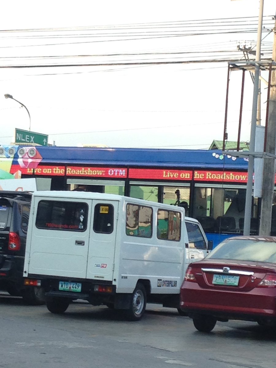 hei_siops's tweet image. Stalking @OTMMusik #roadshowwish1075