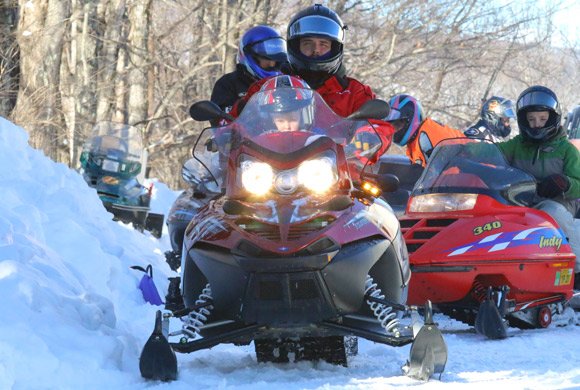 Barnard's Snowmobile Club's Poker Ride is cancelled due to conditions.... #vt
thevermontstandard.com/2017/02/barnar…