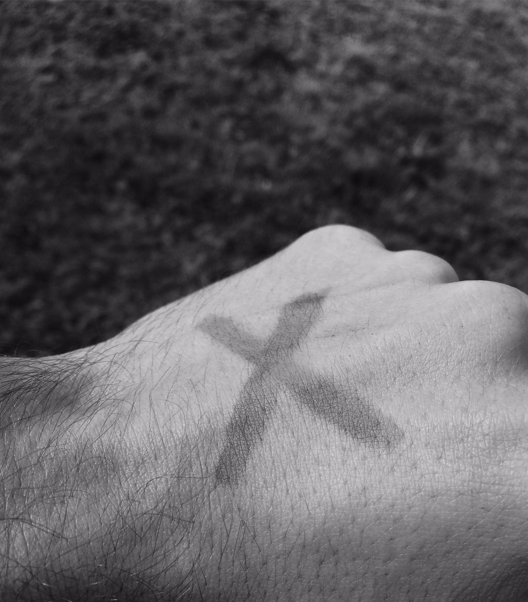 RISEworship's tweet photo. ❌❌❌ Draw a RED X on your hand today to SHINE A LIGHT ON SLAVERY! We can end human trafficking! #enditmovement https://t.co/GqracRp9zs