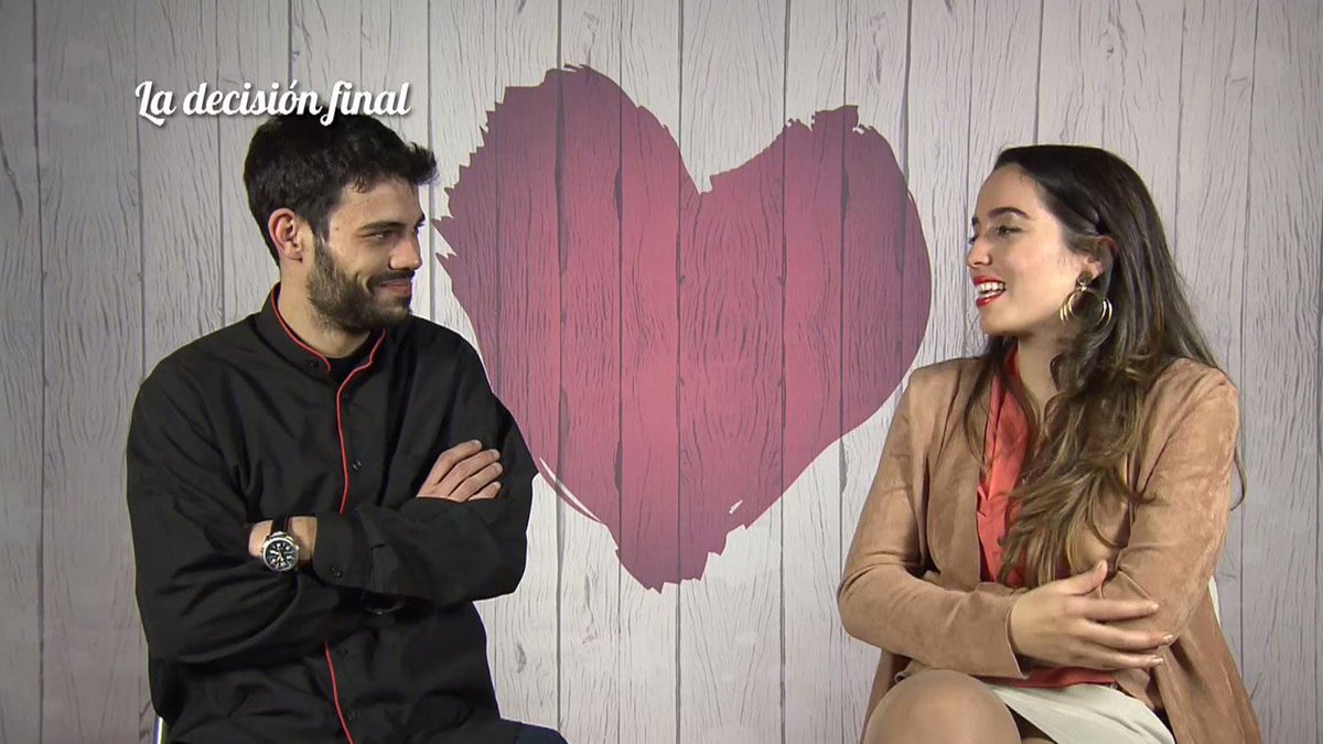 MedInfinityES's tweet photo. Aroa parece muy dulce, pero oculta un secreto 🤐 #FirstDates266 El programa, a la carta https://t.co/cHDxX6GjlC https://t.co/HTyeC6ihk0