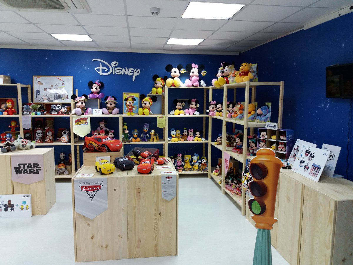 ThinkTank_es's tweet photo. Ya podemos enseñaros cómo quedó nuestra intervención en el #showroom de @JuguetesFamosa en #Alicante #comunicación #marca #producción https://t.co/PTQuAuRFXa