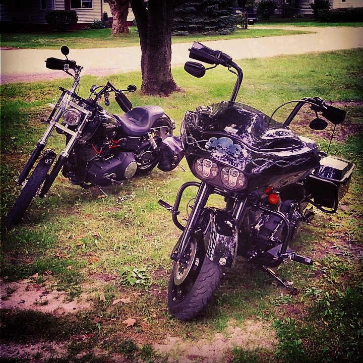 FullofSin_MC's tweet photo. Big bro, Lil bro
#FOSMC #BuiltFromPassion #FullofSinMotorCo #HarleyDavidson #Dyna #StreetBob #RoadGlide #motorcycle #bikers #bagger #bobber https://t.co/JTNwg3GKlE