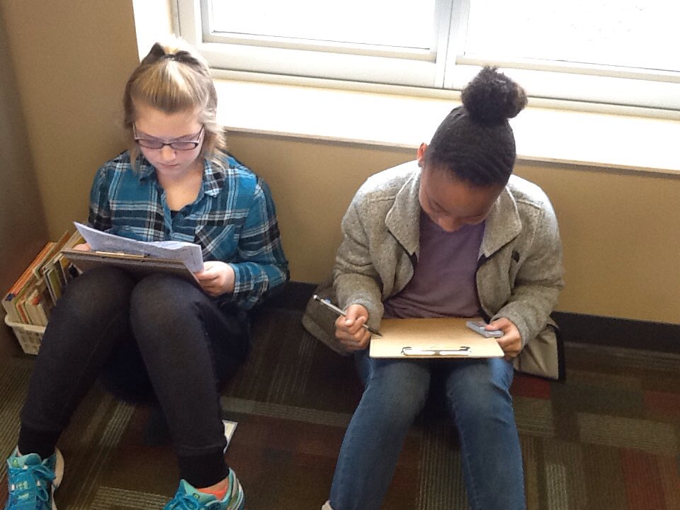 ExplorersCMS's tweet photo. Last minute writing feedback before the big test! We are ready for ISTEP! @VCSCNews @VCSCCMS https://t.co/z59zgb1mln