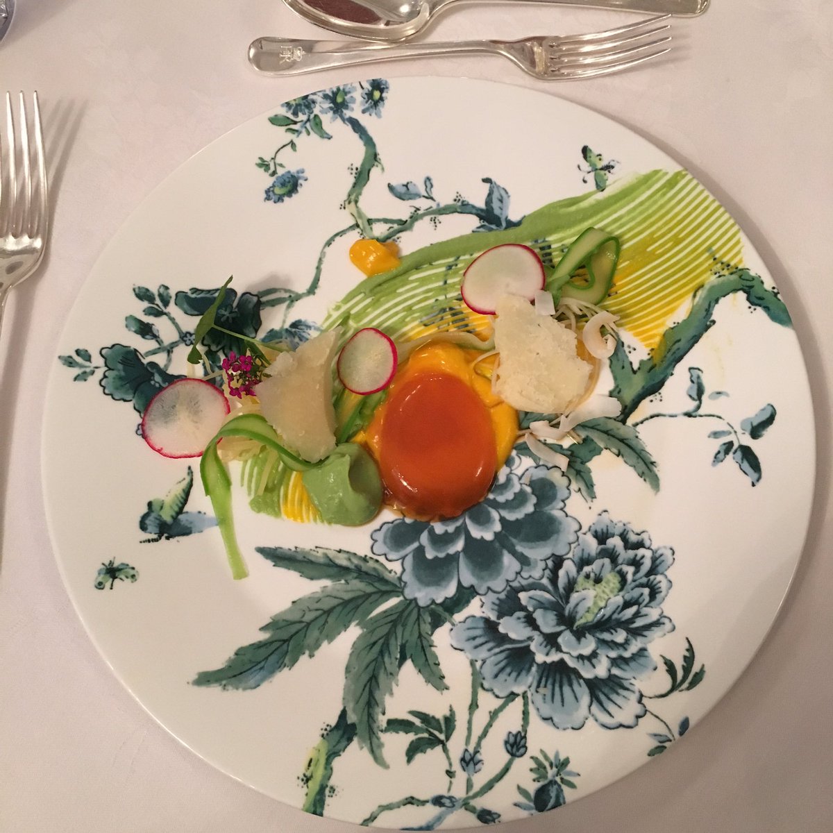 JKitada67's tweet photo. Last night. Beautiful dinner!
#wedgwood × #BrithshEmbassy https://t.co/e78BdJZ8p5
