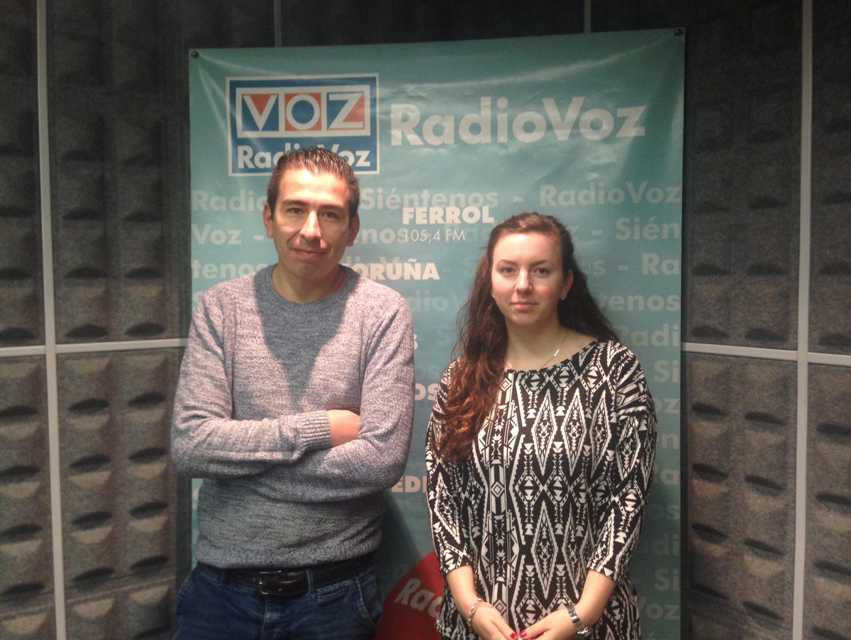 vocescompostela's tweet photo. Luis Pablo y Micaela nos acompañaron en el estudio de Voces de Compostela para hablarnos del 30 aniversario y programa de Erasmus https://t.co/Dawo1Eqh7F