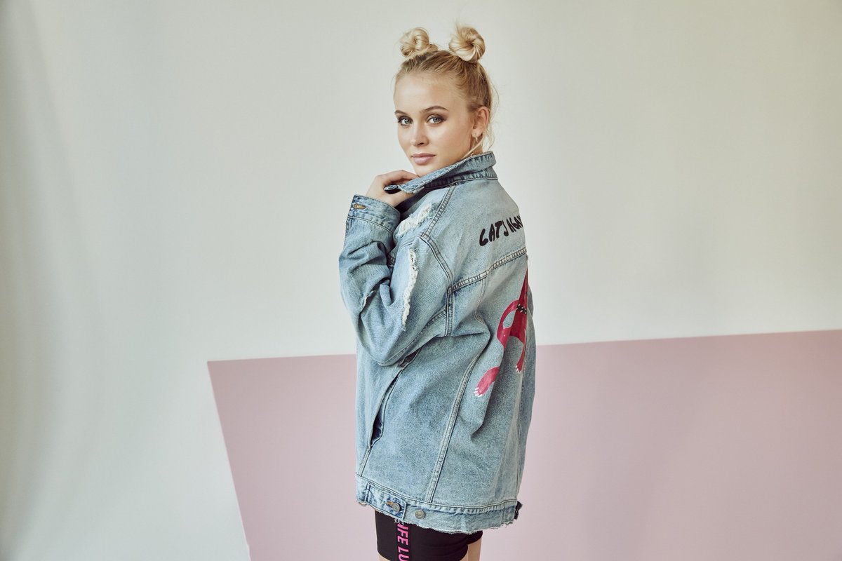 ソニーミュージック洋楽 בטוויטר Zara Larsson X H M 世界デビュー目前の 次世代ポップ クイーン ザラ ラーソン H Mとのコラボが決定 ザララーソン Hm