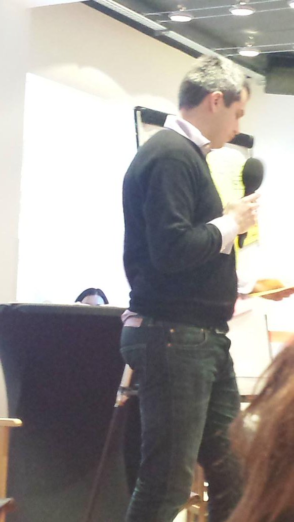 #Raccoday Laurent Martin qui présente le travail de la table rouge <a href="/Laurent_mart1/">Laurent martin</a>